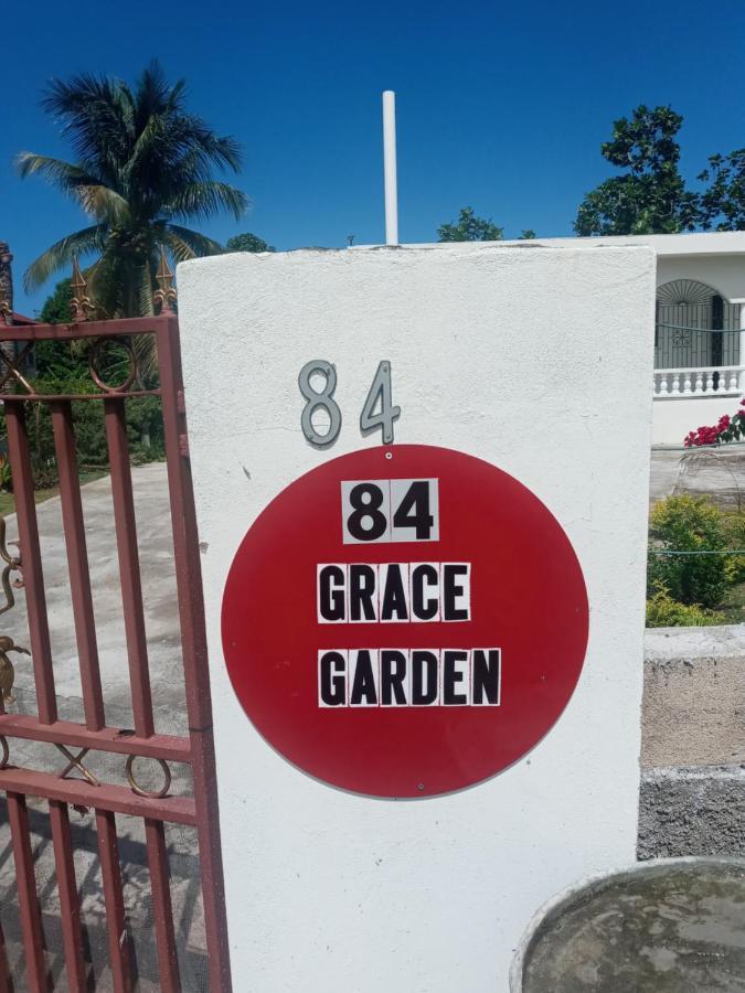 Grace Garden Guesthouse Ocho Rios Exterior photo